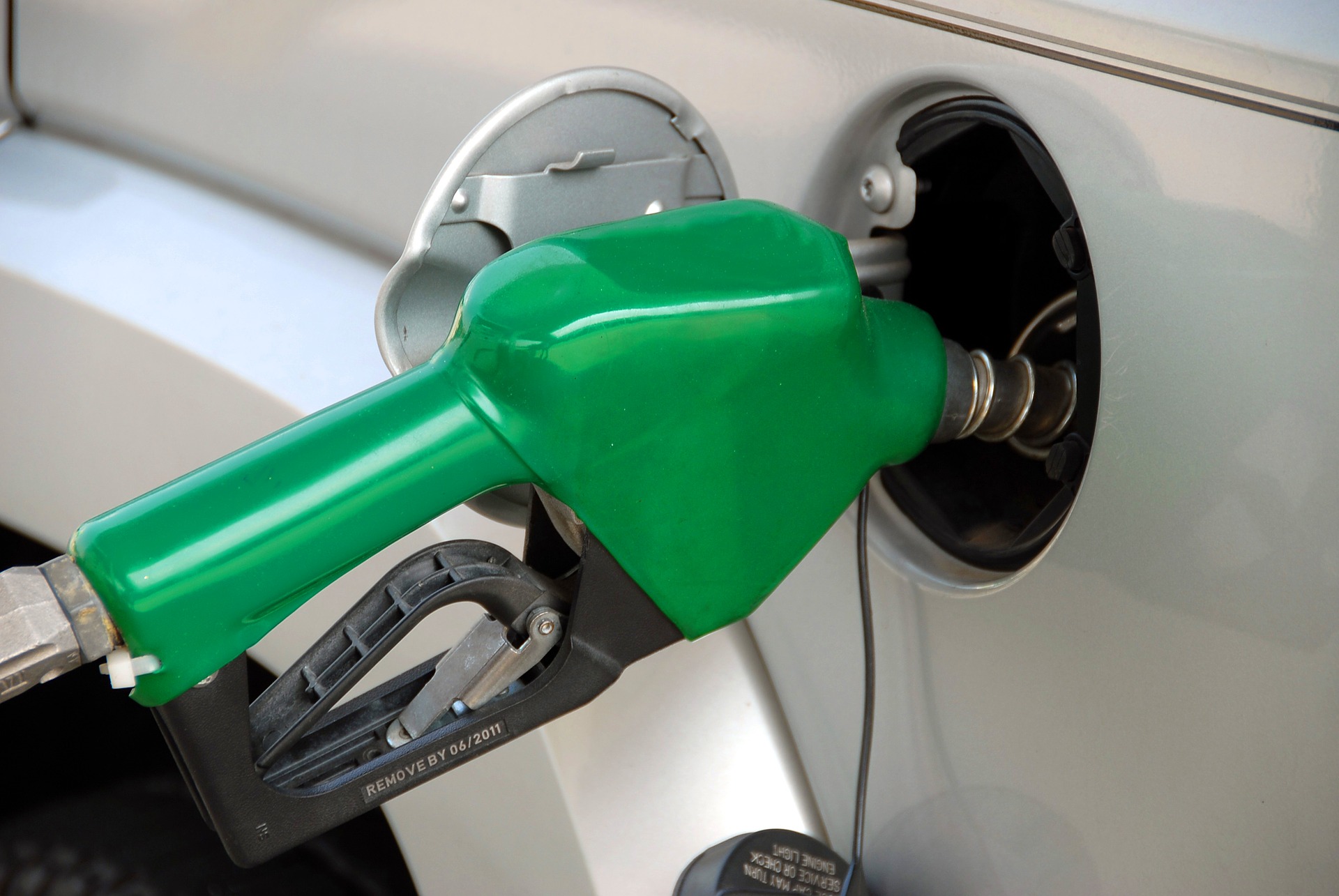 Buying Gas From These Stations Is Better For Your Car Good Money Sense