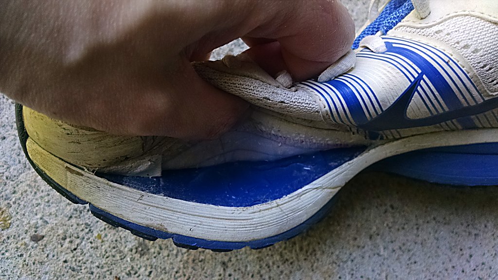 Applying Shoe Goo To Midsole